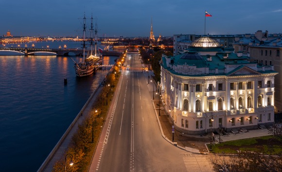 Петровская набережная